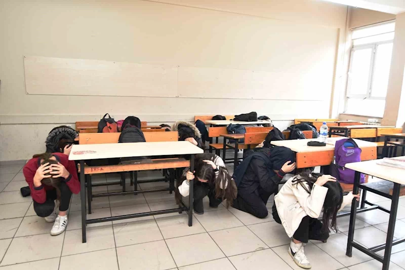 Karabük’teki okullarda deprem tatbikatı yapılıyor

