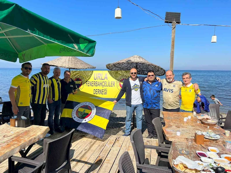 Urla Fenerbahçeliler Derneği depremzede çocukları sevindirdi
