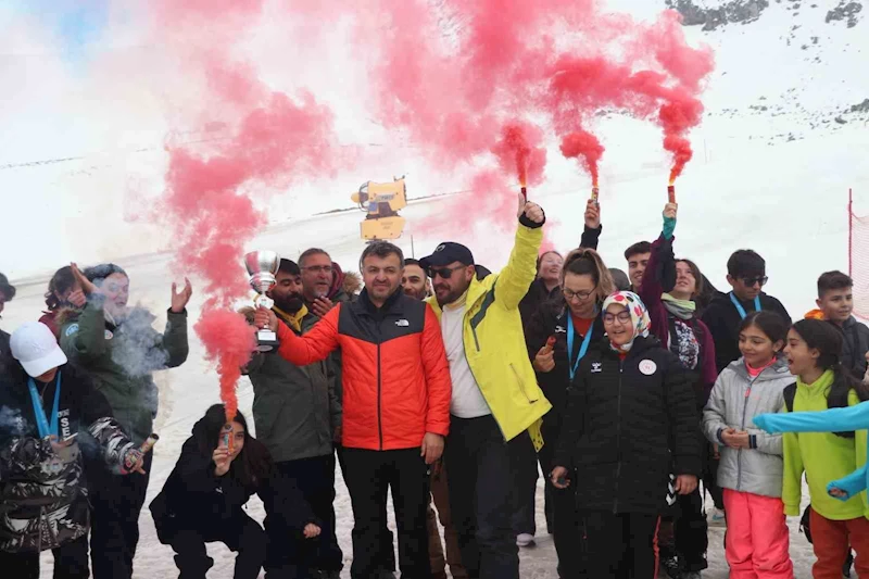 Kayseri, evinde Snowboard Türkiye Şampiyonu oldu