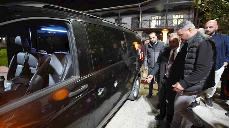 Tarsus Belediye Başkanı Bozdoğan’ın aracı kurşunlandı
