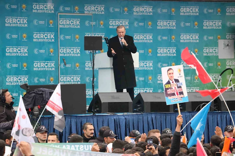 Cumhurbaşkanı Erdoğan: “Hiç kimsenin bizim gölgemizde yürüyüp bize seçim kaybettirmek için ortada dolaşmasına rıza göstermeyeceğiz”

