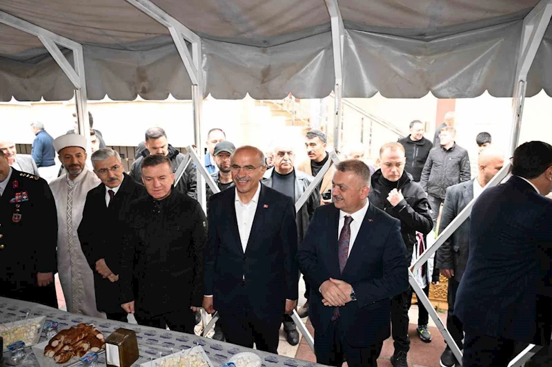 Malatya’da resmi bayramlaşma Kernek Karagözlüler Camisi’nde yapıldı
