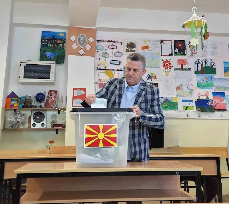 Kuzey Makedonya halkı cumhurbaşkanlığı seçimi için sandık başında
