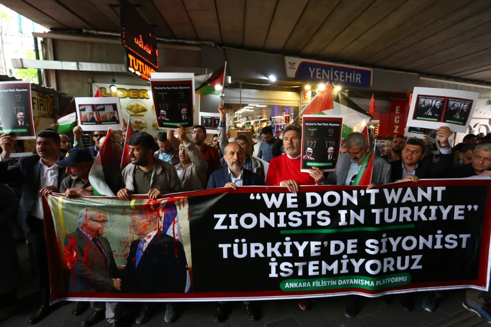 Almanya Cumhurbaşkanı, Ankara’da protesto edildi