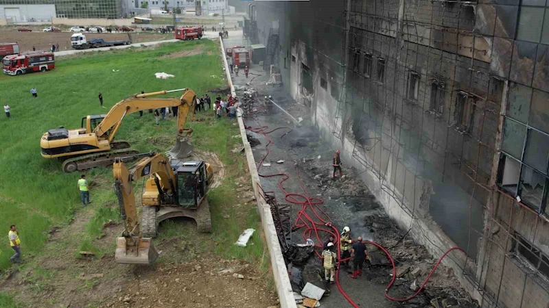 Ankara’da sanayi bölgesinde çıkan yangına müdahaleler devam ediyor
