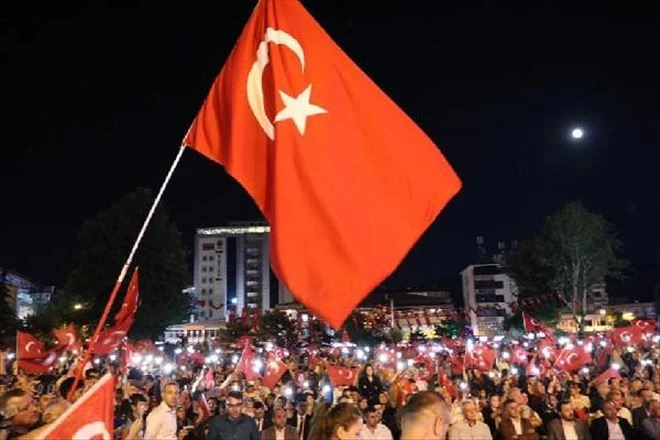 NİĞDELİLER, ÖMER HALİS DEMİR MEYDANI´NDA 