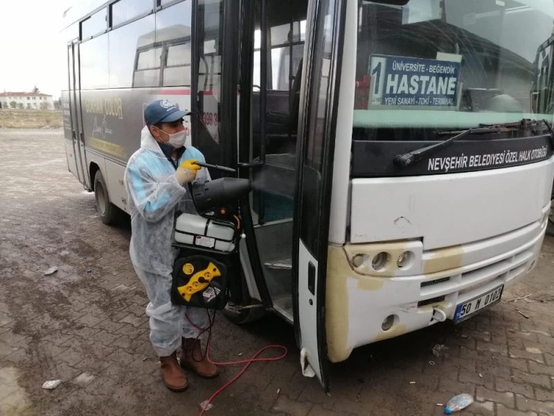 TOPLU TAŞIMA ARAÇLARI VE DURAKLAR VİRÜSLERE KARŞI İLAÇLANIYOR