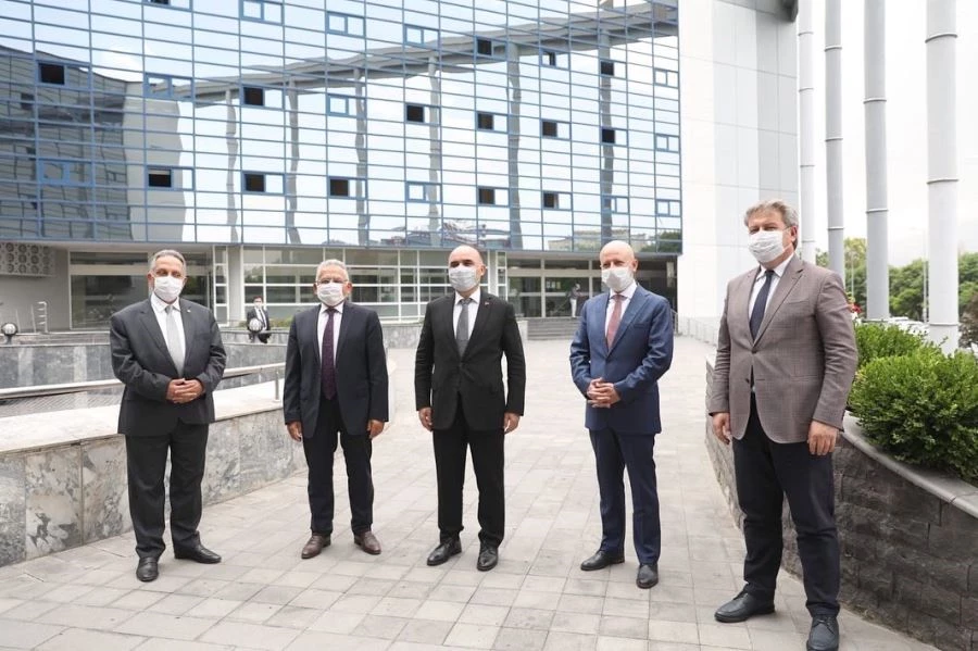BAŞKAN ÇOLAKBAYRAKDAR; 