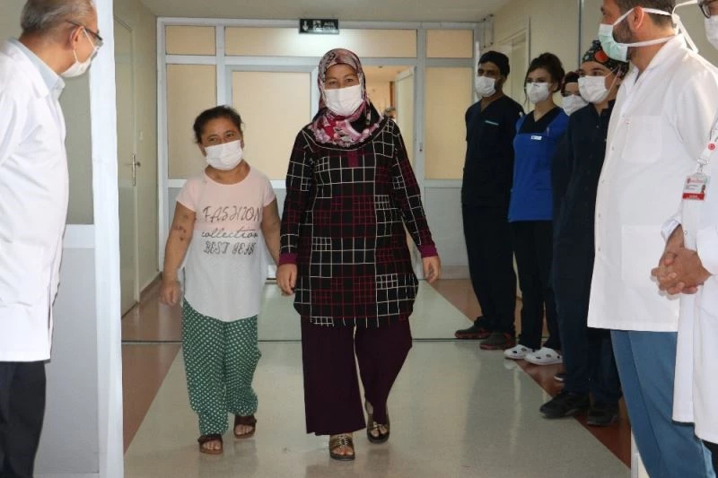 MUTLULUKTAN GÖZYAŞI DÖKTÜLER