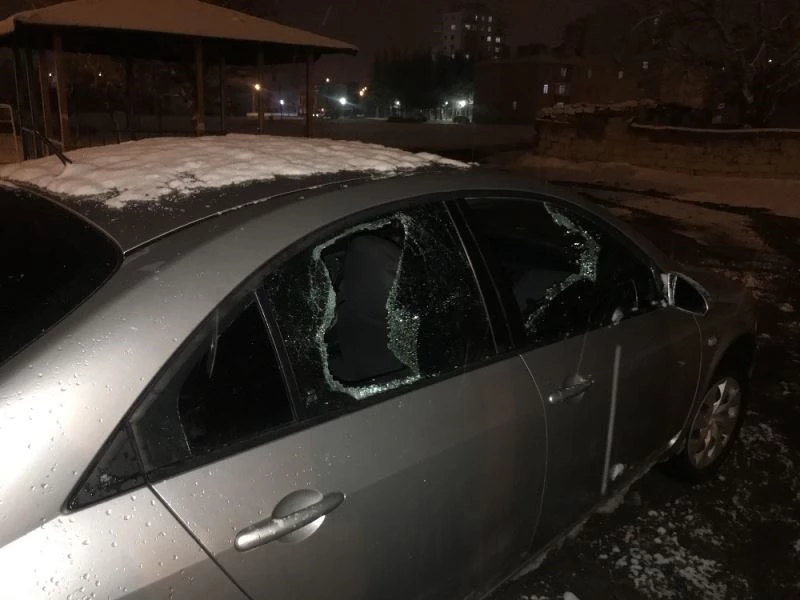 Baltalı saldırıya uğrayan sürücü yaralandı