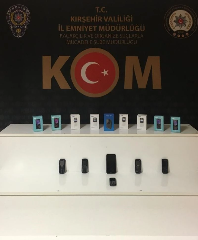 Kırşehir’de kaçak cep telefonu operasyonu: 2 gözaltı
