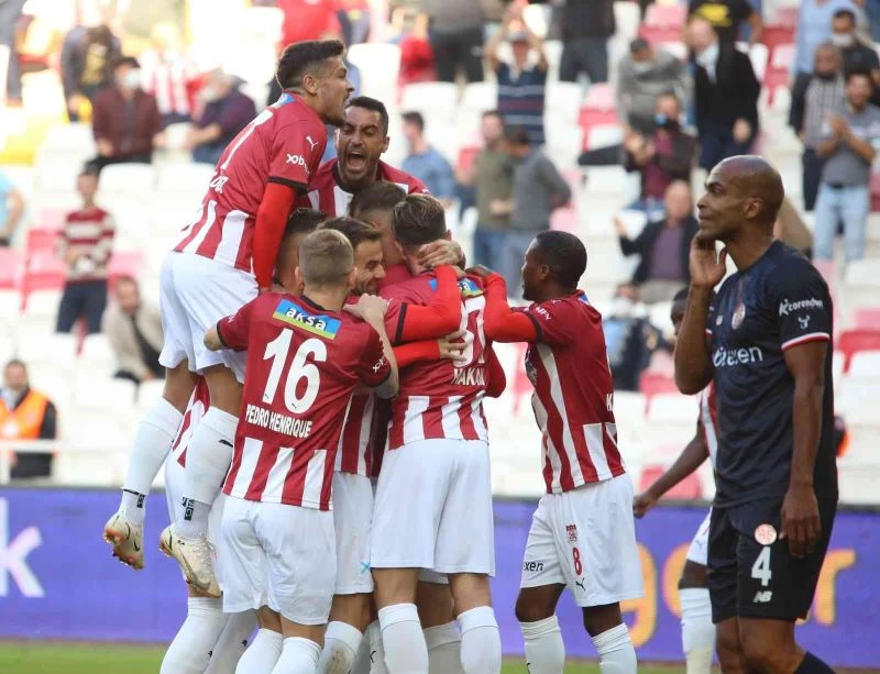 Süper Lig: Sivasspor: 1 - Antalyaspor: 0 (Maç devam ediyor)