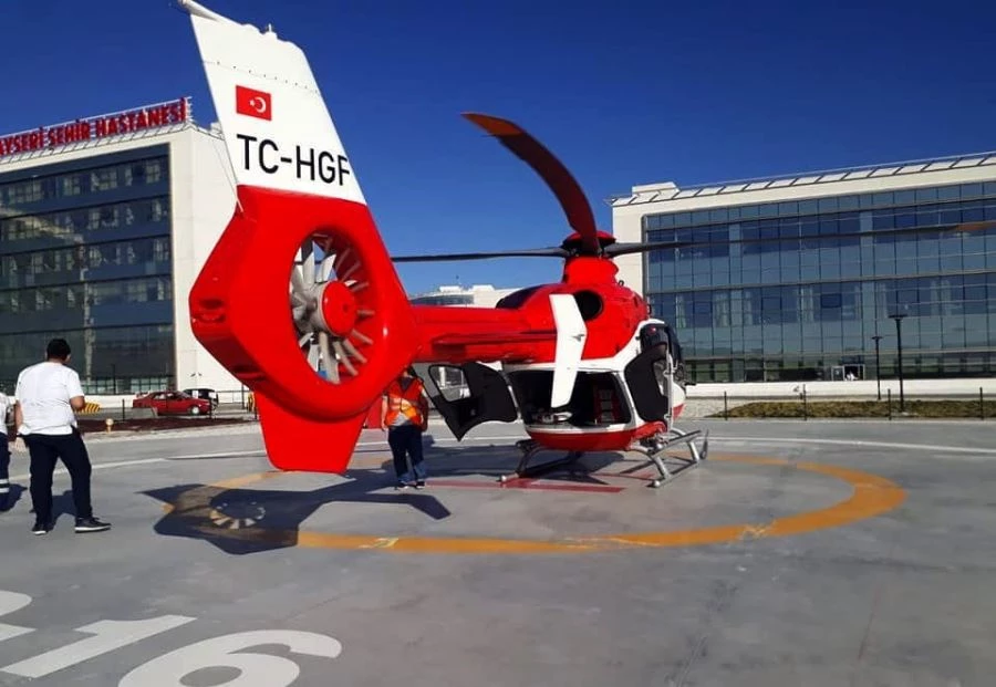 Solunum sıkıntısı çeken hasta ambulans helikopterle taşındı 