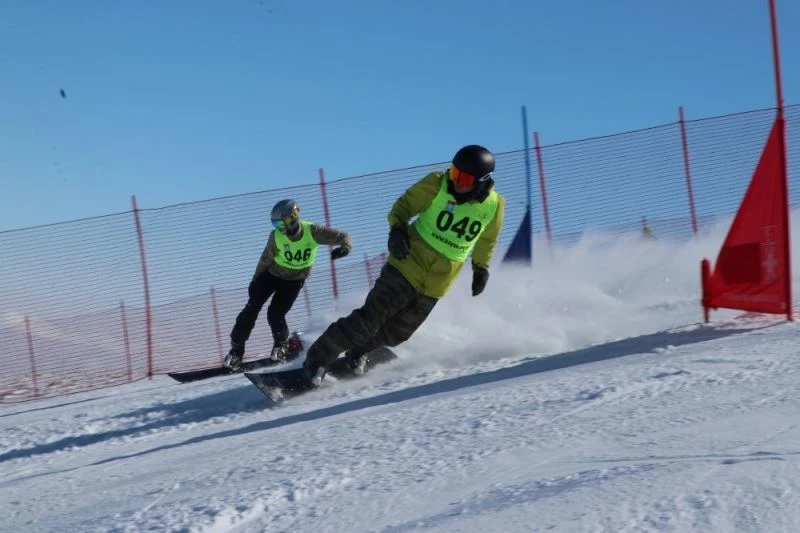 Erciyes’te Snowboard ikinci etap rüzgarı