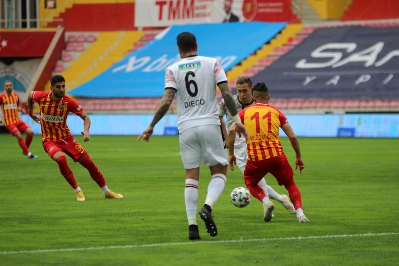 Süper Lig: Hes Kablo Kayserispor: 0 - Gençlerbirliği: 0 (Maç devam ediyor)