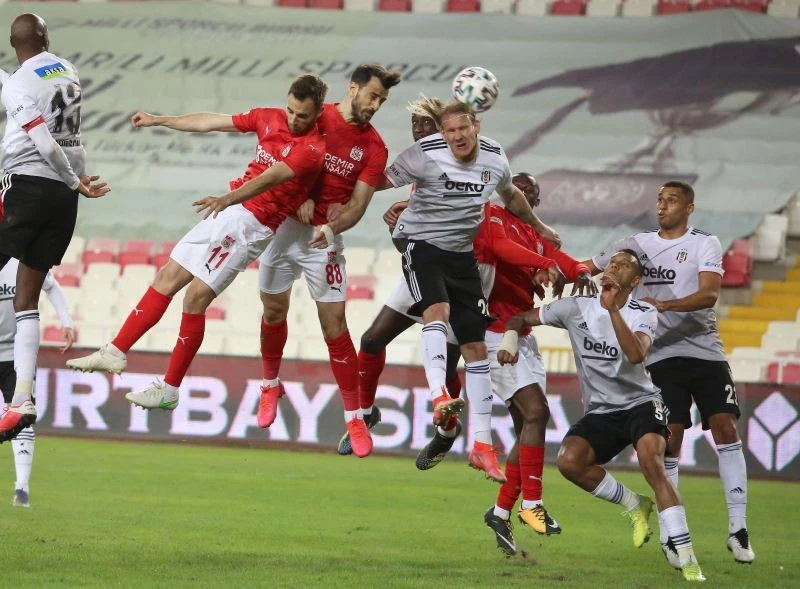 Sivasspor- Beşiktaş maçı golsüz tamamlandı 