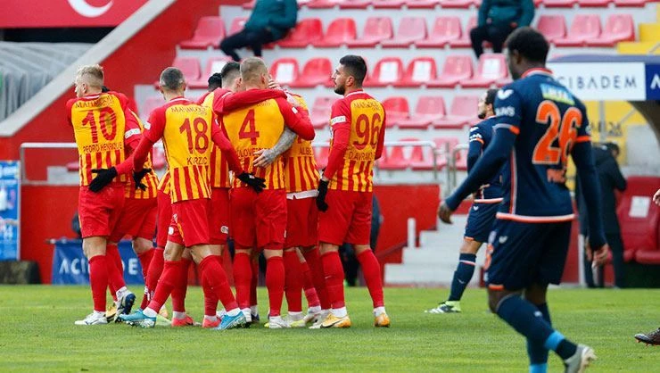 Başakşehir - Kayserispor maçının ilk 11