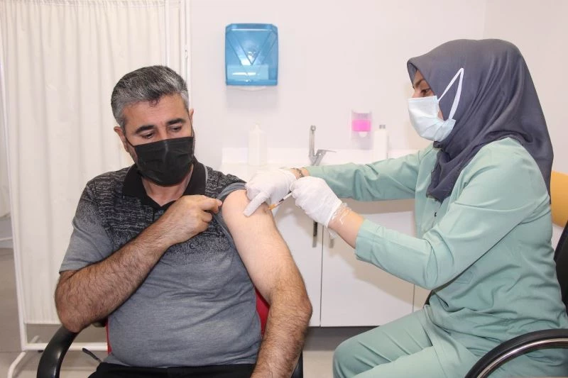 Nevşehir’de Covid-19 aşı olmayan kişilerde görünüyor
