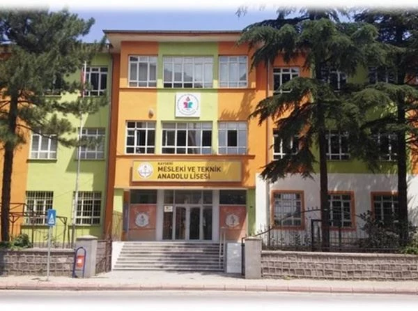 Kayseri Mesleki ve Teknik Anadolu lisesinde 1 sınıf kapatıldı