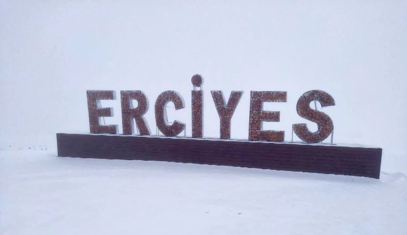 Erciyes’te kar kar kalınlığı 10 santimetreyi gördü