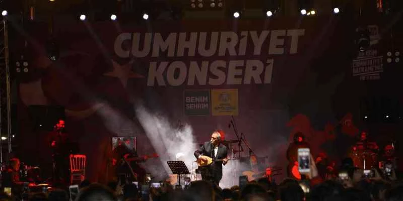 Konya Büyükşehir Akşehir ve Ereğli’de Cumhuriyet Konserleri düzenledi