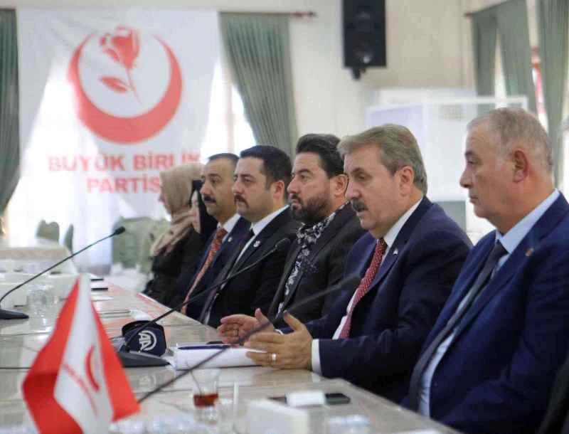 BBP Lideri Destici: “Türkiye’nin ekonomik anlamda zorda kalmasının sebebi de vatan hainleri ve onların destekçileridir”