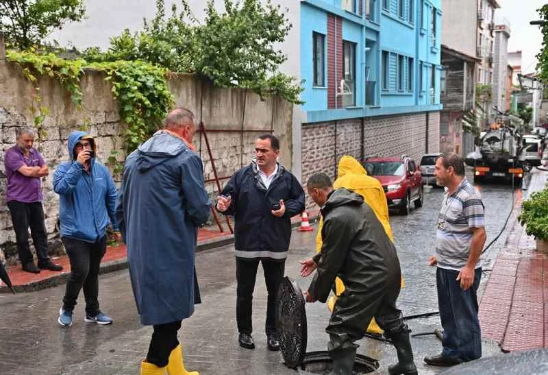 Beyoğlu’nda  yağmurla mücadele için 300 kişilik ekip sahaya indi