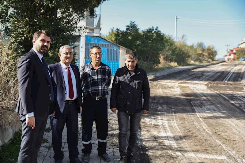 Kütahya’nın Okmeydanı Mahallesinde asfalt mesaisi
