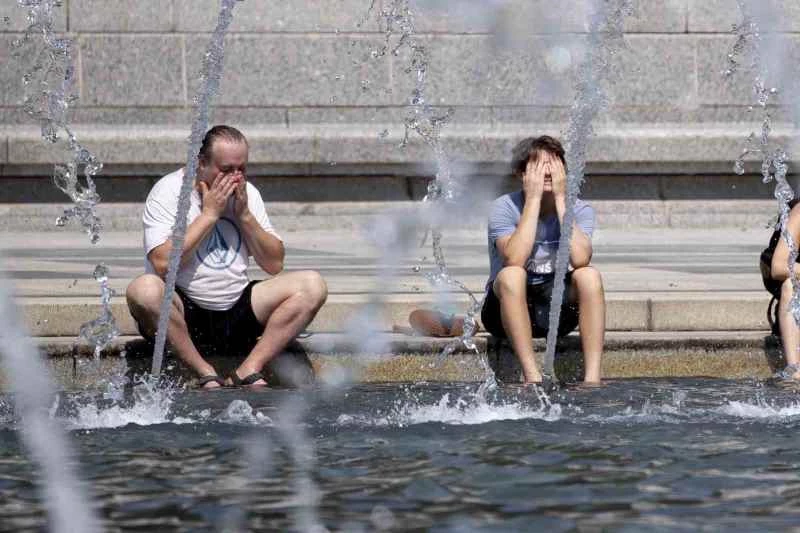 Dünya genelinde en sıcak gün rekoru kırıldı