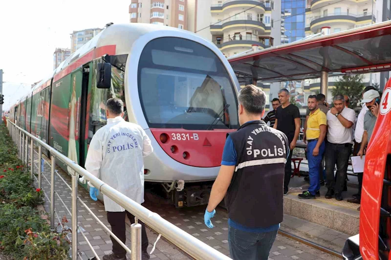 Ücretsiz binmek istediği tramvay sonu oldu, feci şekilde can verdi 