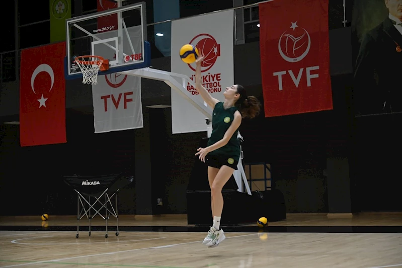 Manisa Büyükşehir Belediyespor Voleybol Takımı, yeni sezon hazırlıklarına devam ediyor
