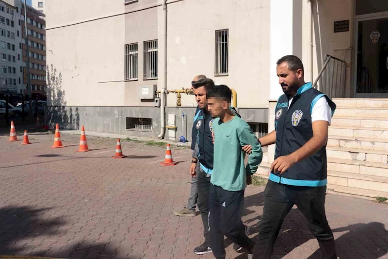 Sahte altınla alışveriş yapıp 24 kişiyi dolandırdı