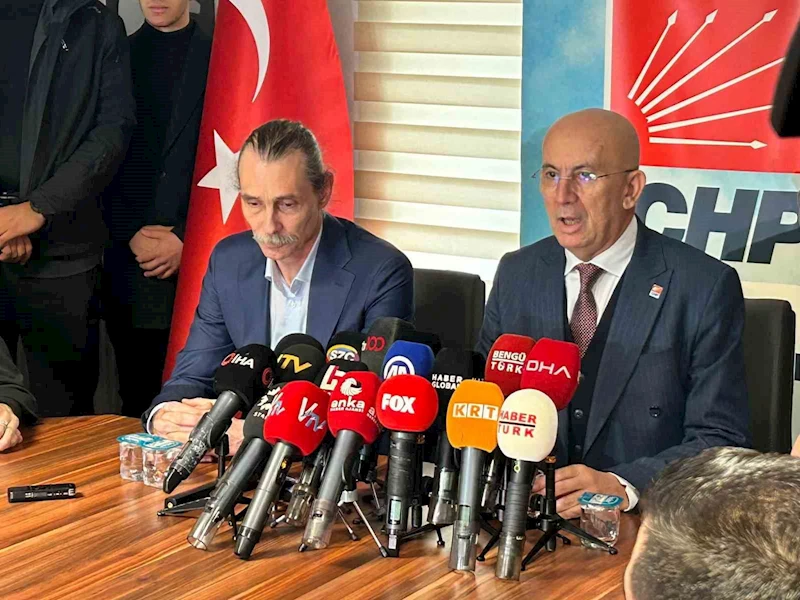 Oyuncu Erdal Beşikçioğlu, CHP Ankara İl Başkanlığını ziyaret etti
