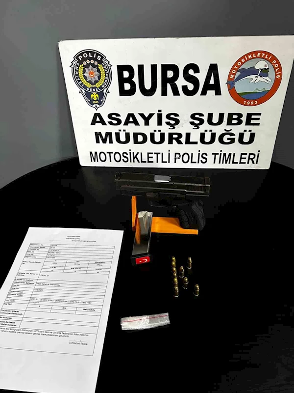 Bursa’da şüpheli araçtan tabanca ve uyuşturucu çıktı
