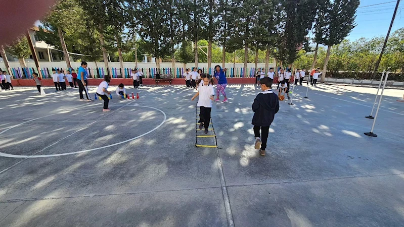 Seydikemer’de öğrenciler Amatör Spor Haftası’nı kutladı
