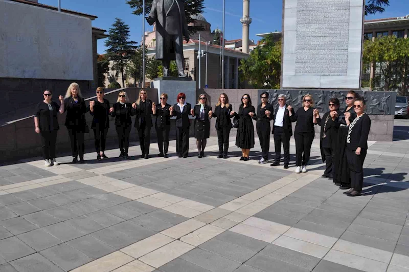 Eskişehirli kadın muhtarlar bir araya gelerek 