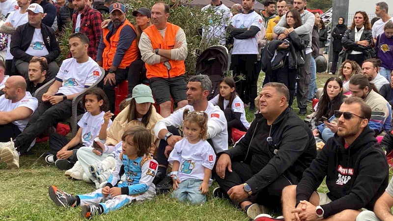 Toprak kazandı, Kenan Sofuoğlu sevindi
