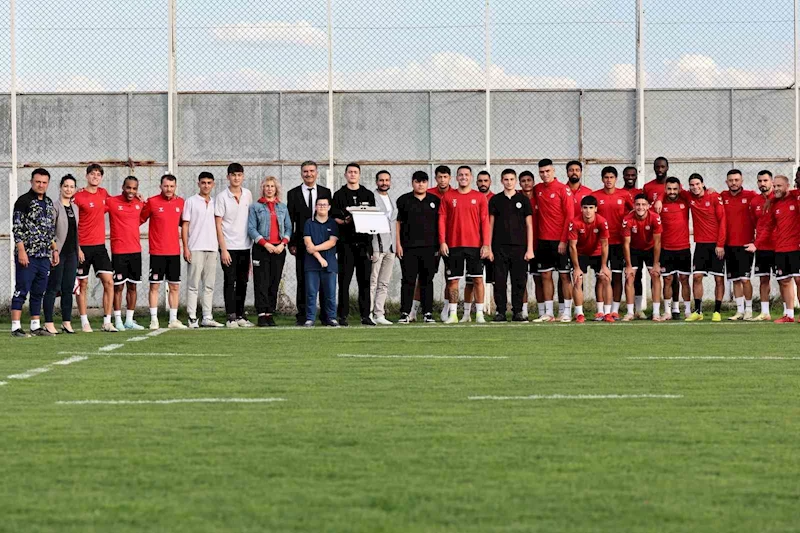 Teknokent Koleji öğrencilerinden Yiğidolara moral ziyareti
