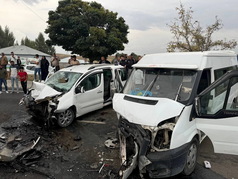 Ağrı’da trafik kazası: 10 yaralı
