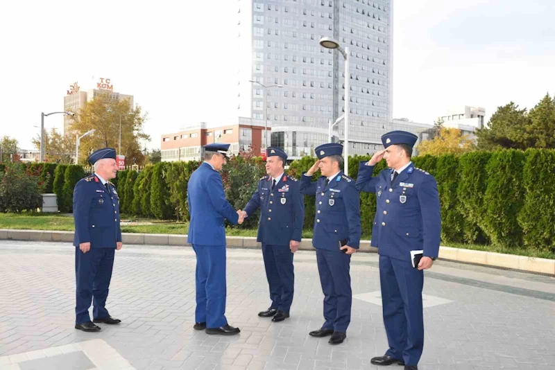 Suudi Arabistan Hava Kuvvetleri Komutanı Al Saud, Hava Kuvvetleri Komutanlığı Karargâhı’nı ziyaret etti
