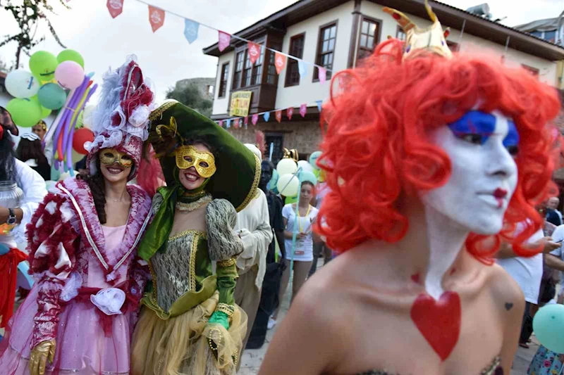 Kaleiçi Old Town Festivali’nin korteji 18 Ekim’de
