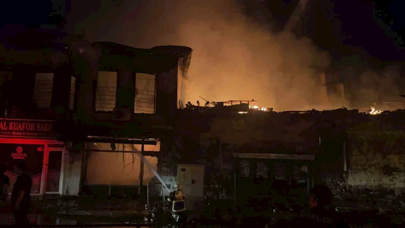 Osmaniye’de tarihi konakta çıkan yangın söndürüldü
