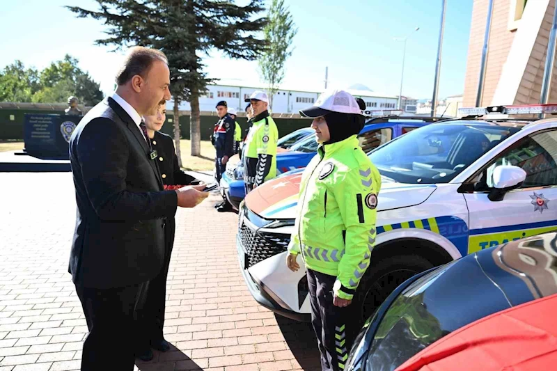 Isparta’da emniyet ve jandarma teşkilatına 11 araç
