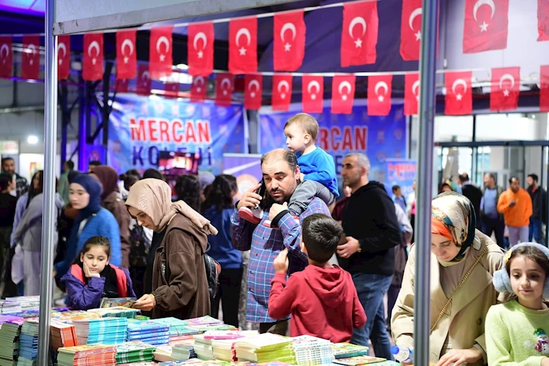 10. Malatya Anadolu Kitap ve Kültür Fuarı ziyaretçi akınına uğruyor
