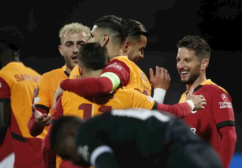 UEFA Avrupa Ligi: RFS: 1 - Galatasaray: 2 (İlk yarı)
