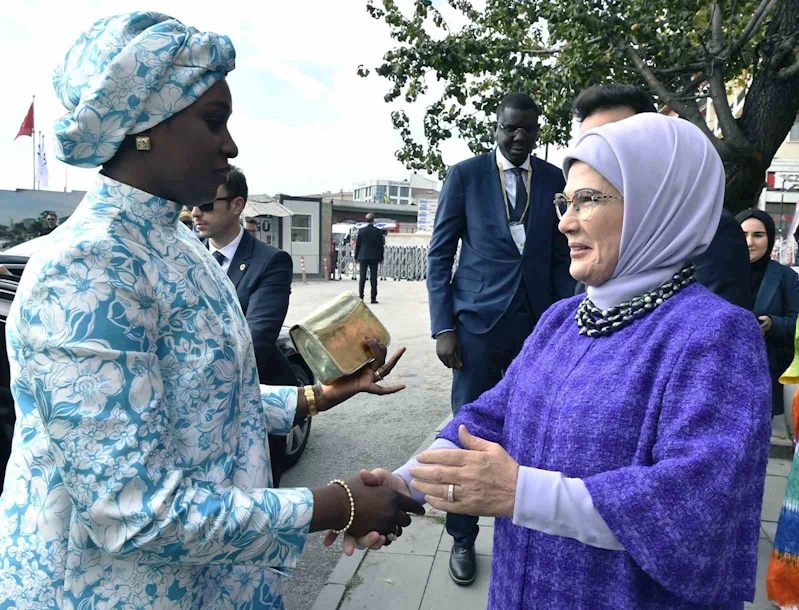 Emine Erdoğan, Senegal Cumhurbaşkanının eşi Marie Khone Fay ile bir araya geldi
