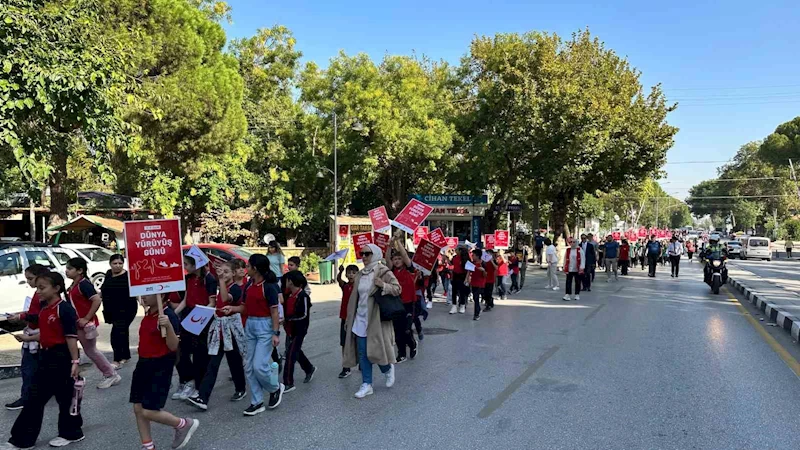 Kızılay Manisa’da sağlıklı yaşam için yürüdü
