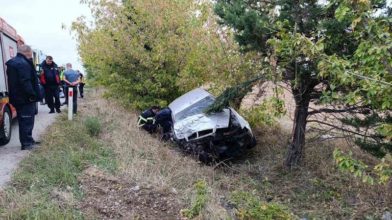 Babaeski’de otomobil şarampole uçtu: 2 yaralı
