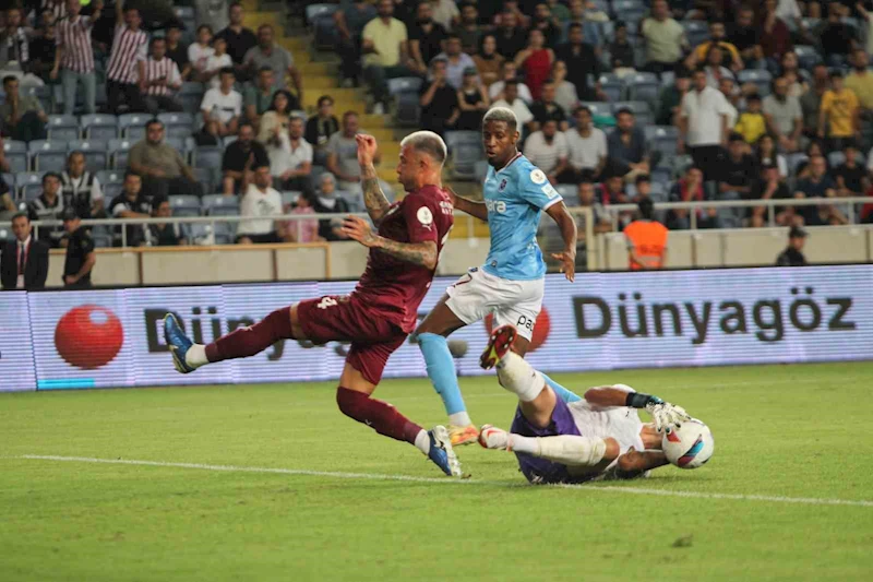 Trendyol Süper Lig: Hatayspor: 1 - Trobzonspor: 0 (İlk yarı)
