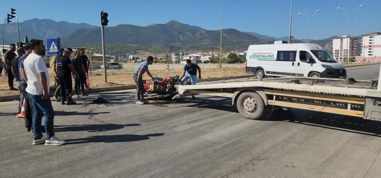 Tırla çarpışan motosikletin sürücüsü hayatını kaybetti
